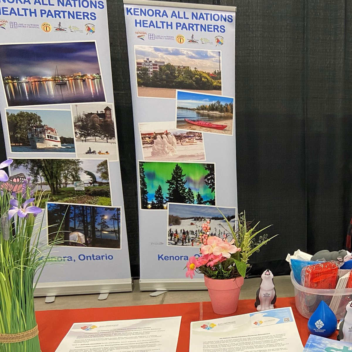 Representing Kenora at the 30th Annual Rural and Remote Medicine Course - complete with a Lake of the Woods prize back - can you say chocolate from Sweet and Forgotten Lake beer from LOWBrew?  #SRPC2023 #RuralEmpowerment #Kenora @SarahGiles10
#brewco