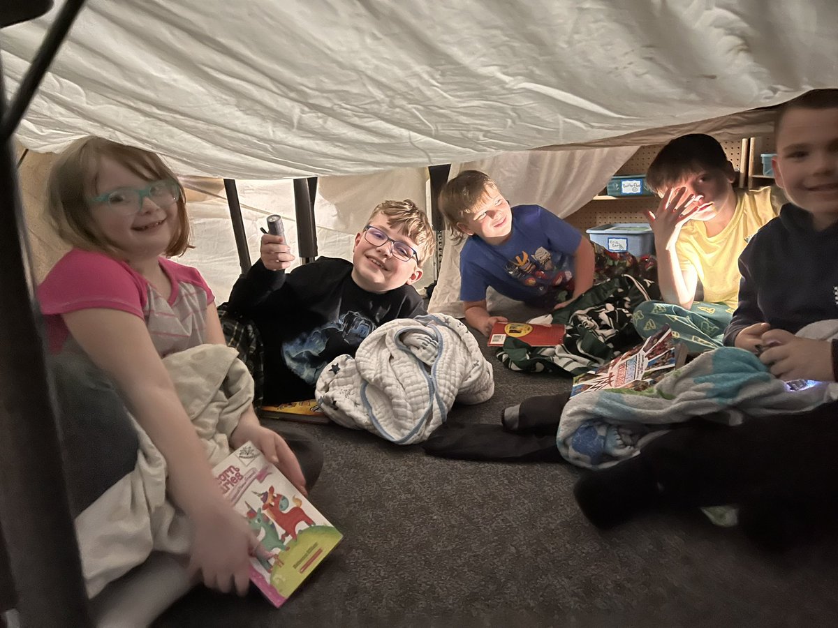 kimwheaton03's tweet photo. Forts, Fiction, and Flashlights…need I say more?!? #InMarauderCountry https://t.co/WzMbvm4Xti