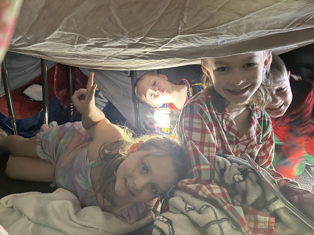 kimwheaton03's tweet photo. Forts, Fiction, and Flashlights…need I say more?!? #InMarauderCountry https://t.co/WzMbvm4Xti