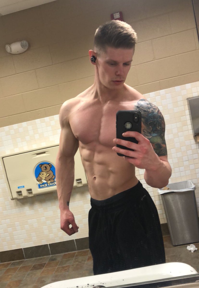 JMoser1129's tweet photo. Was doing cardio 3 x a week and lifting weights 4x. 

#fitness #abs #tattoo #MensHealth #trending #onlyfans #photograph #viral #muscle https://t.co/0XrNuU84zd