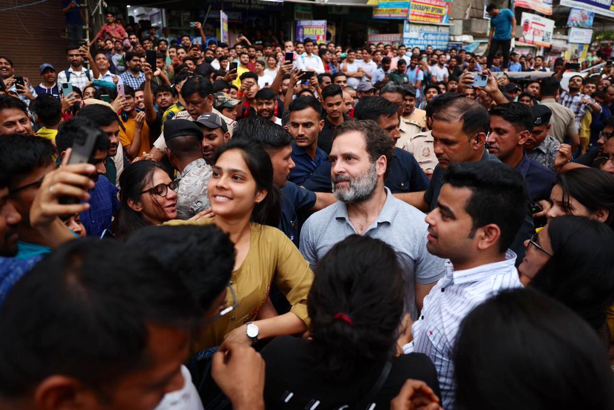 BJP tried to malign him during Bharat Jodo Yatra, Rahul emerged stronger

BJP tried to attack him to protect Modi Mitr Adani, Rahul attacked them harder 

BJP disqualified him from Parliament in a fake case, Rahul became stronger 

RG MASS 🔥🔥