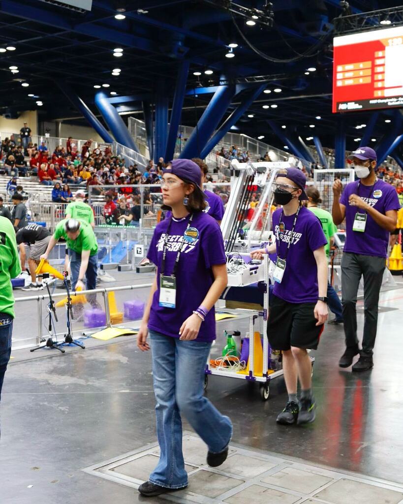 Spectrum is competing at FRC WORLD CHAMPS this weekend!

Watch our division live through the link below!
ift.tt/EUTenDb
-
-
--△◅ 
-
-
-
 @FIRSTRoboticsCompetition @FRCteams @firstupdatesnow @first_official_ @firstintexas  @revrobotics #firs… instagr.am/p/CrQupQgOUXO/