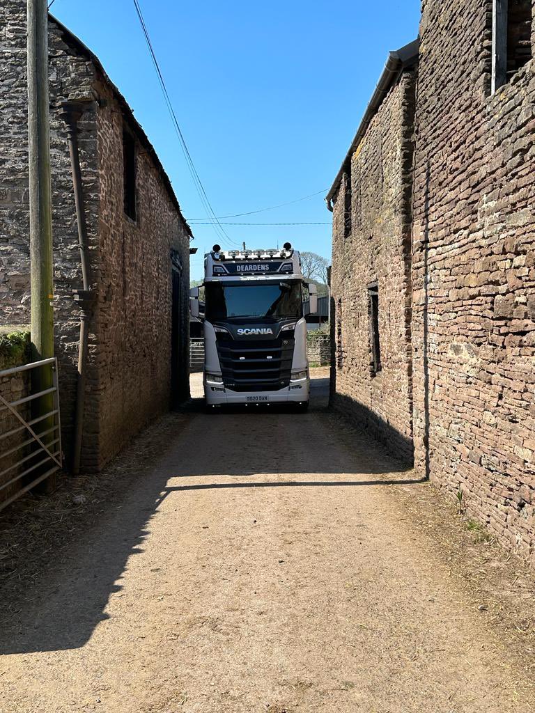 Another busy day out and about #DeardensHaulage #Scania770 #britishfarming