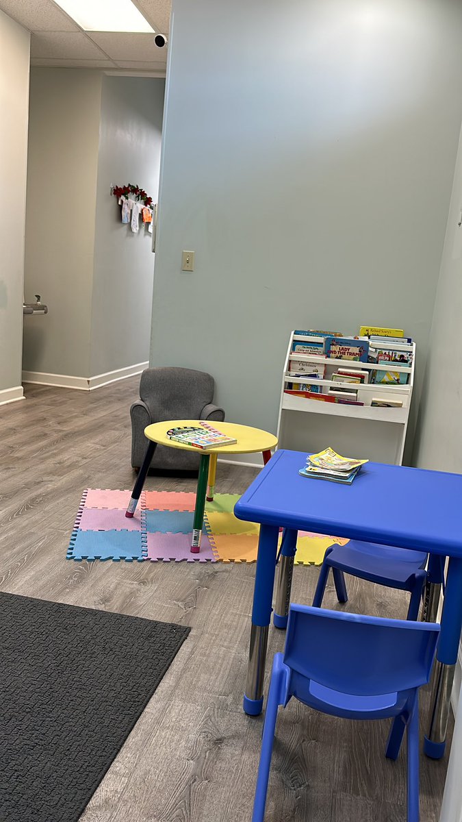 fuelhouse04's tweet photo. @jreentertain Letβs goooo Iβm at speech therapy with my little man we can get treats after thanks for the chance $jagsfan01 #ThirstyThursday #SlushyDay https://t.co/Q1feQLBpvp