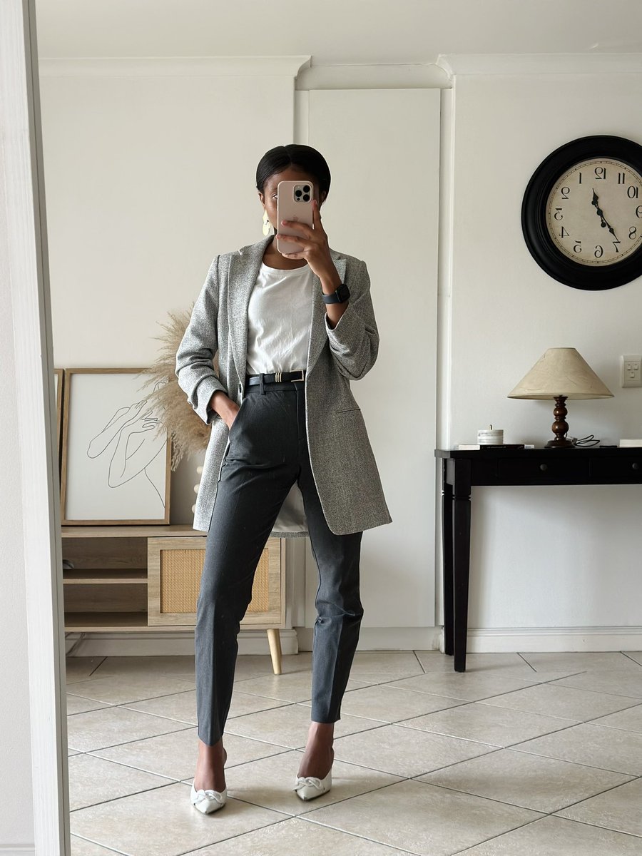mvelasebubu's tweet photo. Work outfit inspo🤍❤️

Pants and blazer @h&amp;m https://t.co/UYQis2m3PY
