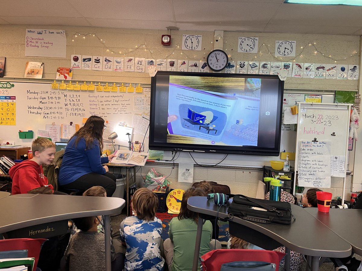 kimwheaton03's tweet photo. Guest readers!  Thank you Mrs. Smith! #InMarauderCountry https://t.co/6uxgjRqeSu