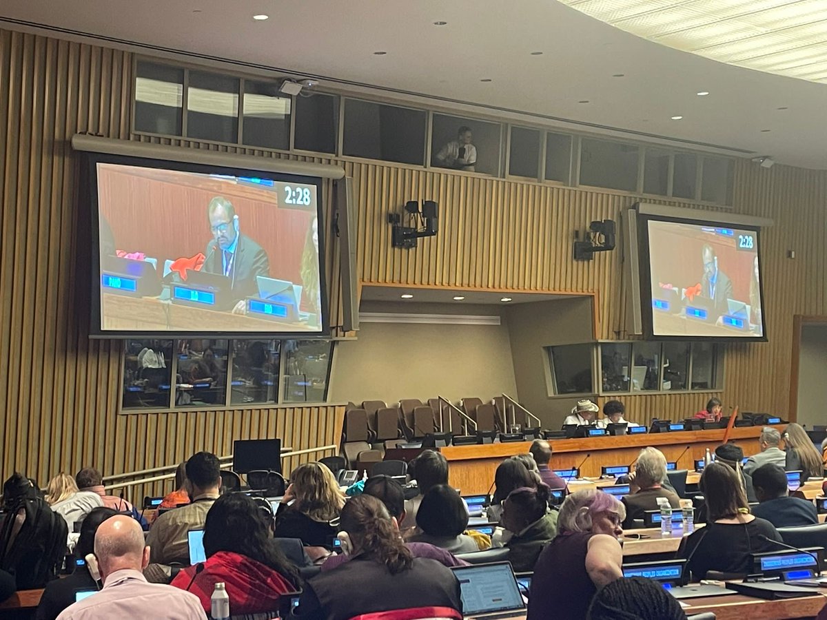 OITAmericas's tweet photo. Los #PueblosIndígenas deben estar presentes en los espacios de toma de decisión para la fórmulación de políticas de #ProtecciónSocial. Seguimos comprometidos en avanzar para contribuir a que estos pueblos gocen de sus derechos, dice @HCoronadoCh de #OIT durante el #UNFPII en NY. https://t.co/UuOYz5u4D0