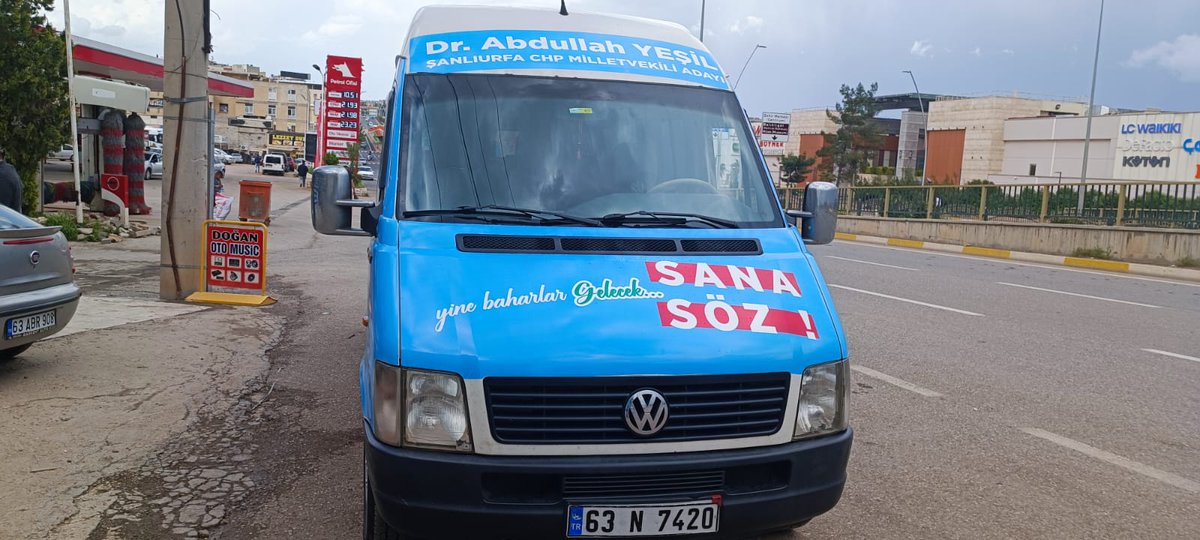 gelecek63's tweet photo. Milletvekili Adayımız Sayın @abdullahyesil63'in 
Seçim Aracı Şanlıurfa'nın  Caddesinde, Sokağında ve Her Yerinde...
#GelecekİçinKazanacağız

#sanasözYineBaharlarGelecek
@Ahmet_Davutoglu 
@GelecekPartiTR 
@kilicdarogluk 
@herkesicinCHP 
@MTanal 
@sanliurfa_chp
@karadagferhatt https://t.co/9CVMPughnl