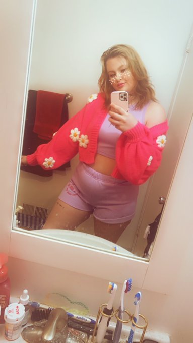 I&rsquo;m on myfreecams, come check me out 💗 or buy a Skype show on skypvt or camlust https://t.co/BAns8jg<a href="/tag/skype"class="tags"><span>#skype</span></a>