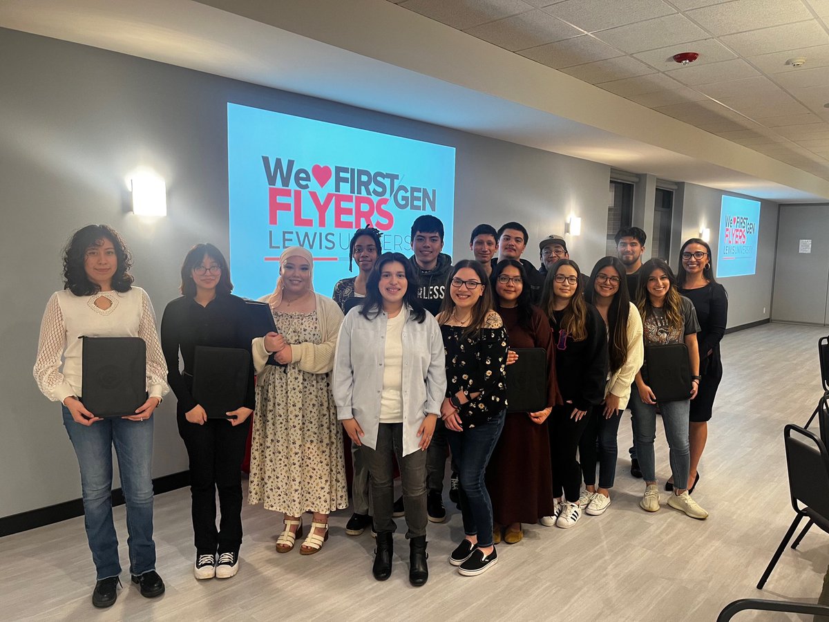 LewisU_AS's tweet image. What an exciting week it’s been! Wednesday evening the First-Gen Flyers enjoyed their End of Year Celebration with a buffet dinner, raffles, presentation from ISAC and wonderful company! Congratulations on almost completing your first-year!! 
#lewisu #lewisu_as #FirstGenFlyers