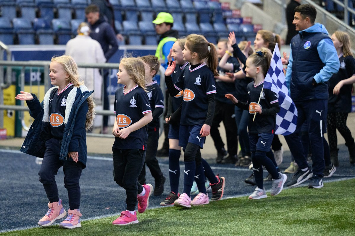 FalkirkFC's tweet photo. 🙌 On Tuesday night more than 300 players &amp; 50 Coaches attended “Foundation Night” at our match vs FC Edinburgh and paraded around the pitch at half time.

👏 Thank you to our Community Matchday Partners Your Equipment Solutions for their ongoing support! https://t.co/xywAdB91hG