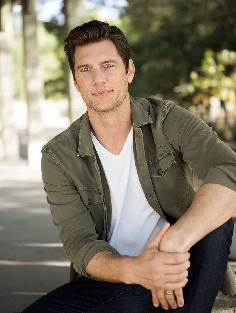 HunksOfHallmark's tweet photo. Part of my heart 💜 #chanceatromance #cutcolormurder @RyanMcPartlin https://t.co/6I4g46XzGV