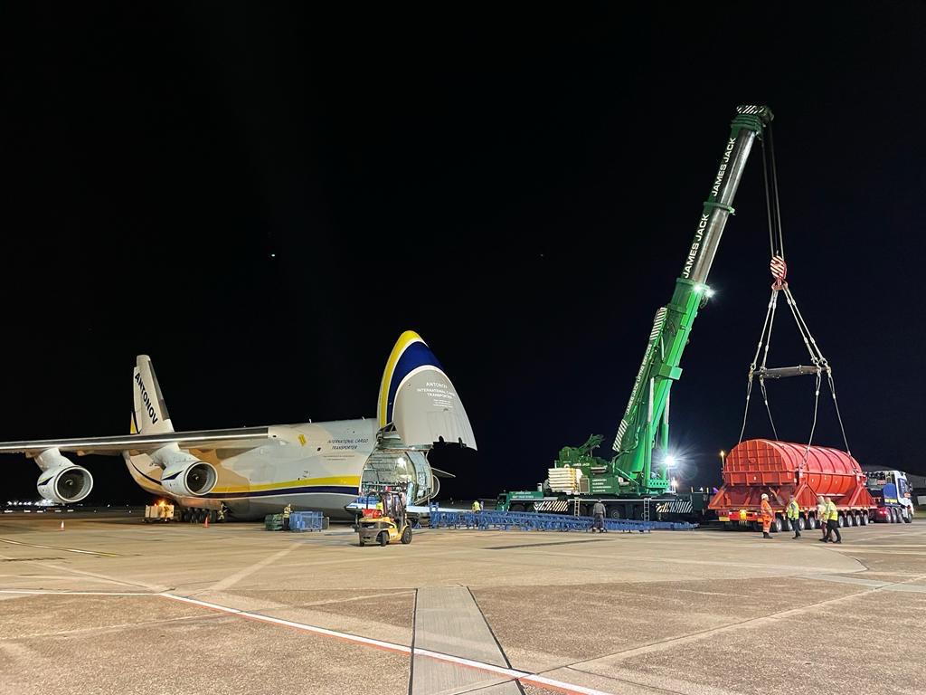 Ainscough Crane Hire’s Heavy Cranes Team recently worked with its client, leading heavy transport company @Collett &amp; Sons Ltd, to help transport a vital piece of machinery to the Saltend Power Station in Hull. Read more okt.to/p2186h

#moretoainscough