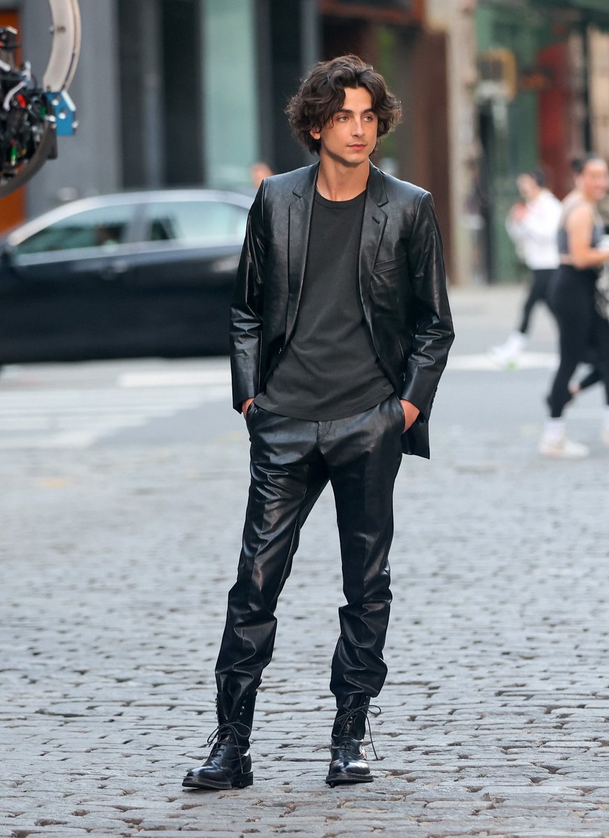 GQMagazine's tweet photo. Timothée Chalamet on the set of 'Chanel Bleu' commercial, directed by Martin Scorsese https://t.co/t7XURTdto0