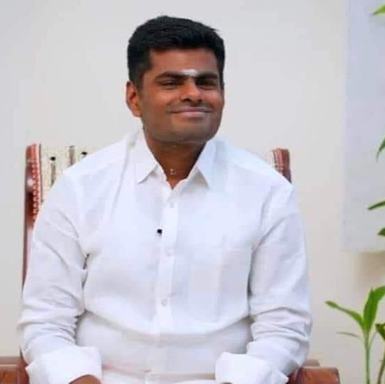 ssbalu6465's tweet photo. அந்த மனசு தான் சார் இந்த குழந்தை... @annamalai_k ... தமிழகத்தின் வருங்காலமே... https://t.co/h3RfNXSGsO