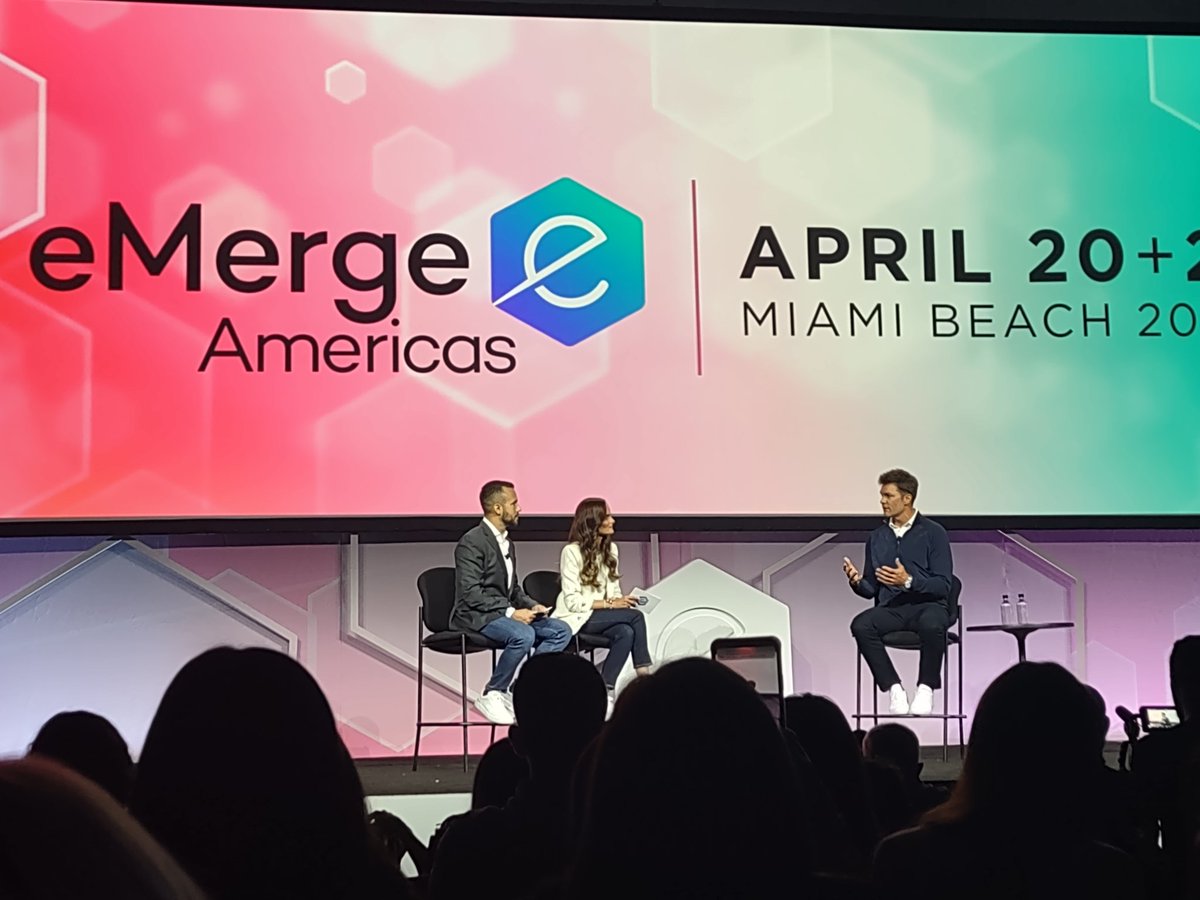 AlyintheATL's tweet photo. 🙋‍♀️ Over here watching @TomBrady talk about perseverance and learning from failure 👏
#emergeamericas @eMergeAmericas https://t.co/MmjBGYf3qZ