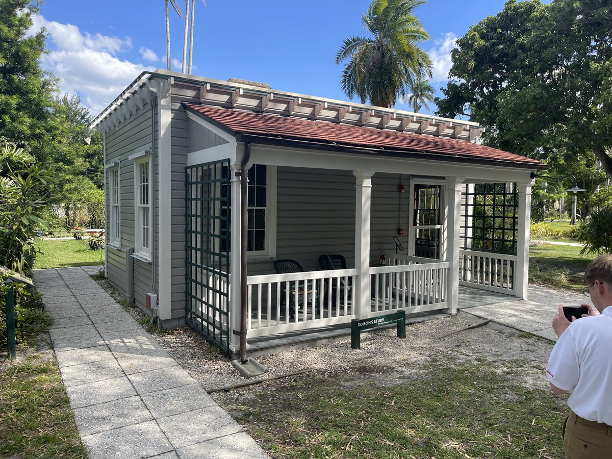 We've arrived at the #EdisonAwards2023! Check out these pics of Edison's home and study! Stay tuned for more updates!
