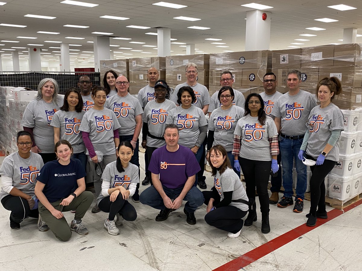 globalmedicdmgf's tweet photo. For their 50th birthday celebration, FedEx #volunteers helped us pack 1740 lbs of food for local food banks, and bars of soap for families affected by disasters. Thank you @FedExCanada and Happy Birthday!
#NationalVolunteerWeek #FedEx50 https://t.co/UzvZsCXssU