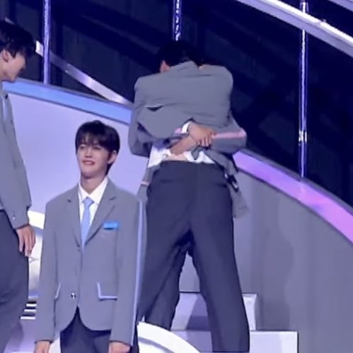 theyre actually debuting 😭😭😭😭😭😭😭😭