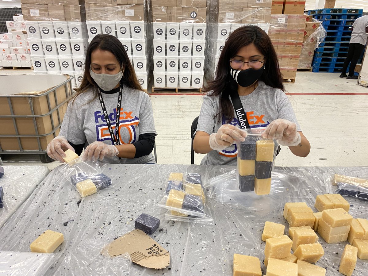 globalmedicdmgf's tweet photo. For their 50th birthday celebration, FedEx #volunteers helped us pack 1740 lbs of food for local food banks, and bars of soap for families affected by disasters. Thank you @FedExCanada and Happy Birthday!
#NationalVolunteerWeek #FedEx50 https://t.co/UzvZsCXssU