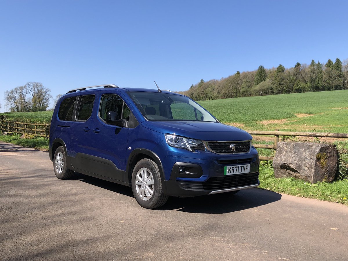 I did a decent job polishing this thing the other day. I can’t get over how much that colour comes to life when the sun hits it. #vanlife