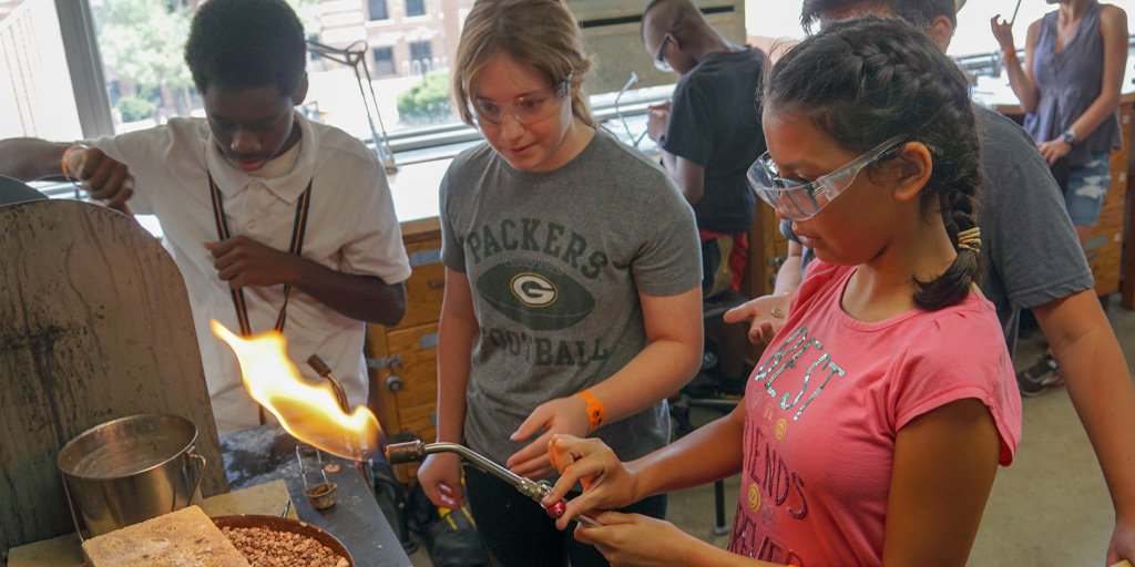 UWMContinuingEd's tweet photo. Attention, high school students! Here’s your chance to gain unique hands-on college experiences. Check out UWM’s College for Kids & Teens Certificate Programs today! Visit https://t.co/99nQvuL5Rm
#UWMContinuingEd #UWMCFKT https://t.co/vQTXbN5Nr4