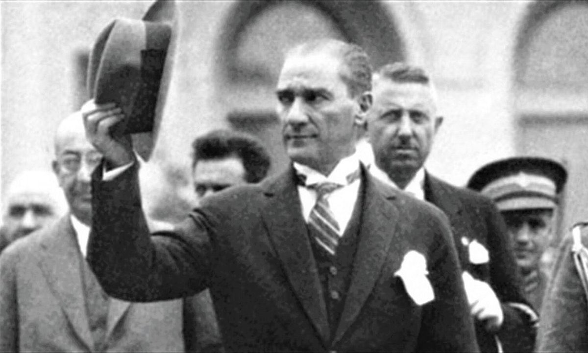 Sen!Can suyusun!Filizi yeşerten!Azimsin!İmkansızı başartan!Motivasyonsun!Hedefe ulaştıran!Sen!Yaşam direncini artıranUmutsun!Ne demiş Atatürk!Umutsuz durum yoktur!Umutsuz insan vardır!Bu değerli duyguyu asla yitirmeyeceğimiz nice bayramlara,aydınlık yarınlara. #Atatürkçüler