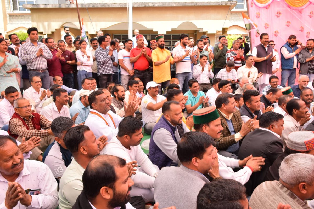 SanjaySDutt's tweet photo. #Kangra District #Congress led by President #KaranSinghPathania organised the District-level 'Jai Bharat Satyagraha' today in #Dharamshala which was addressed by @INCHimachal WP & Minister #ChanderKumar, CPS #Kishorilal, MLAs @SanjayRattaninc, #YadvindraGoma, #KewalPathania, #MalenderRajan, & Sr. Leader @AjayMahajanINC.
Leaders expressed solidarity with our beloved leader @RahulGandhi Ji, in his fight to safeguard the interest of the common man, as also condemned #BJP conspiracy to crush democracy in India.

@kharge @priyankagandhi 
@kcvenugopalmp @ShuklaRajiv