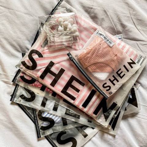 🚨AGORA: Shein se reúne com Haddad e anuncia que criará 100 mil empregos no Brasil, além de nacionalizar 85% dos produtos. 

"Em 4 anos, os produtos serão feitos no Brasil", afirma o ministro da Fazenda.