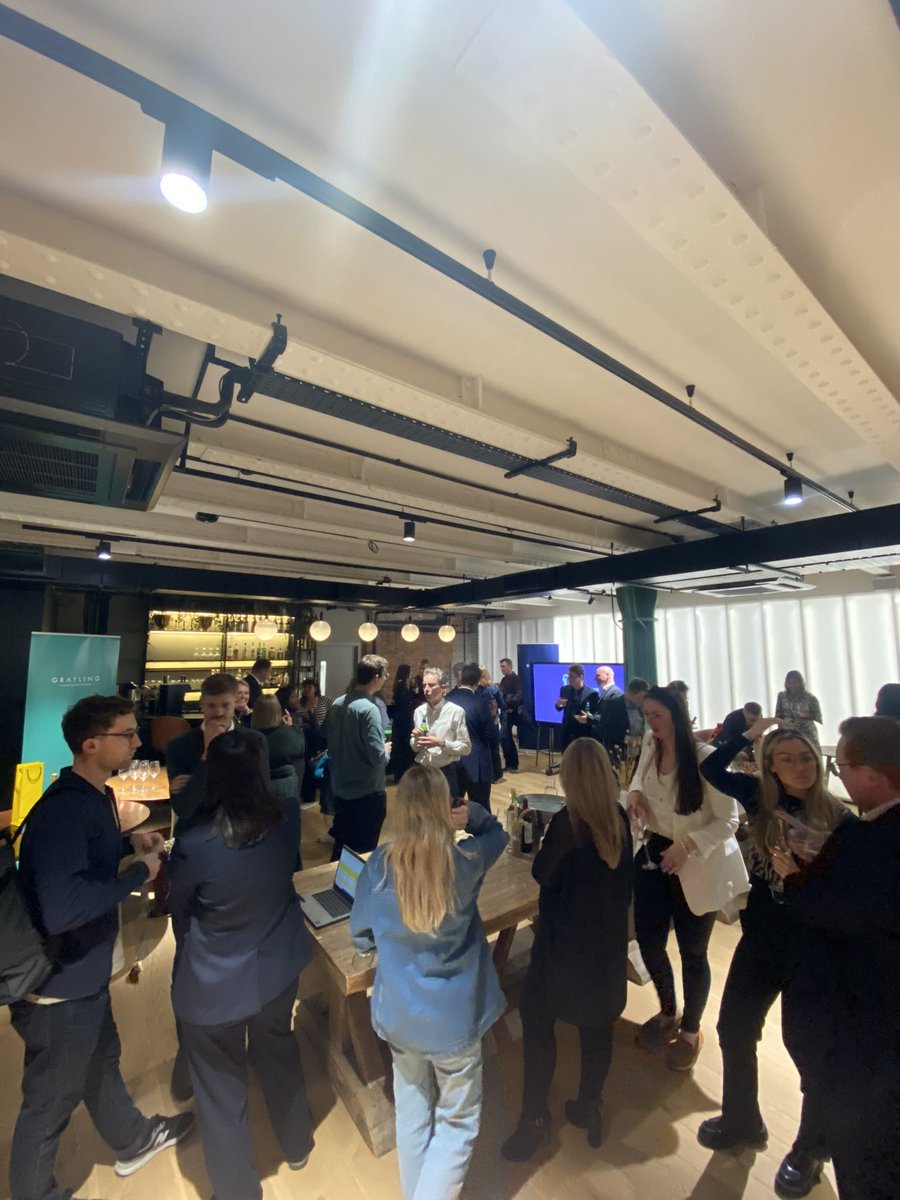 GraylingNorth's tweet photo. Last night we hosted our inaugural public affairs networking event The North Bubble! 

We welcomed new faces, caught up with past connections and heard from Manchester’s @bevcraig about the city’s exciting future! 

Get in touch to find out about future #northbubble events ➡️ https://t.co/S6UuEb7Xas