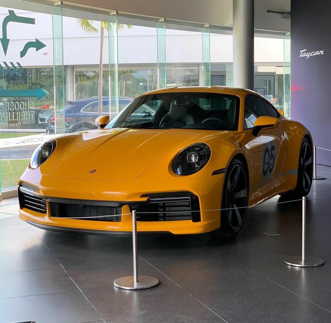 Porsche Club tweet media