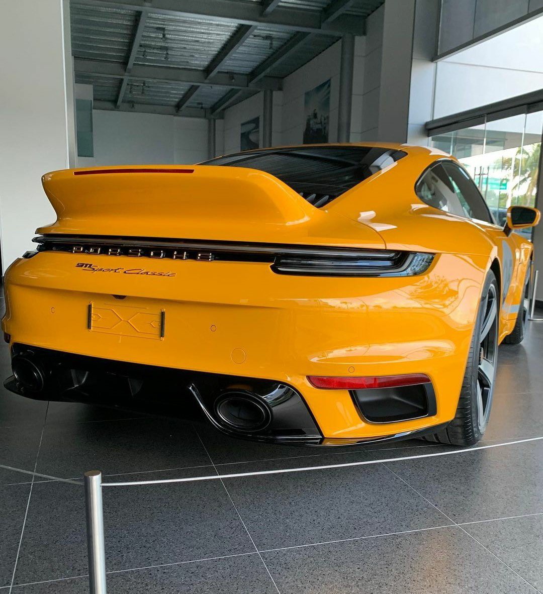 Porsche Club tweet media