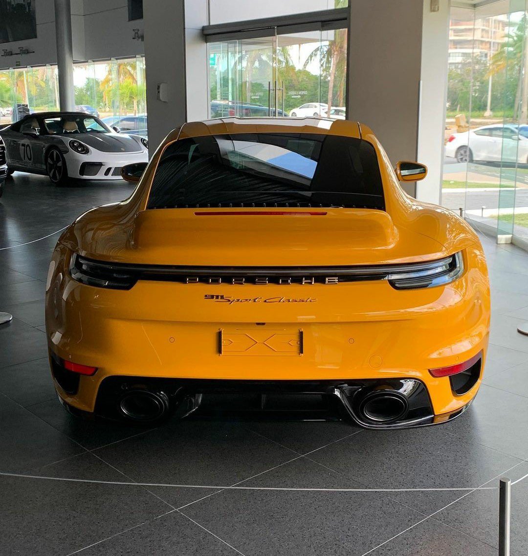 Porsche Club tweet media