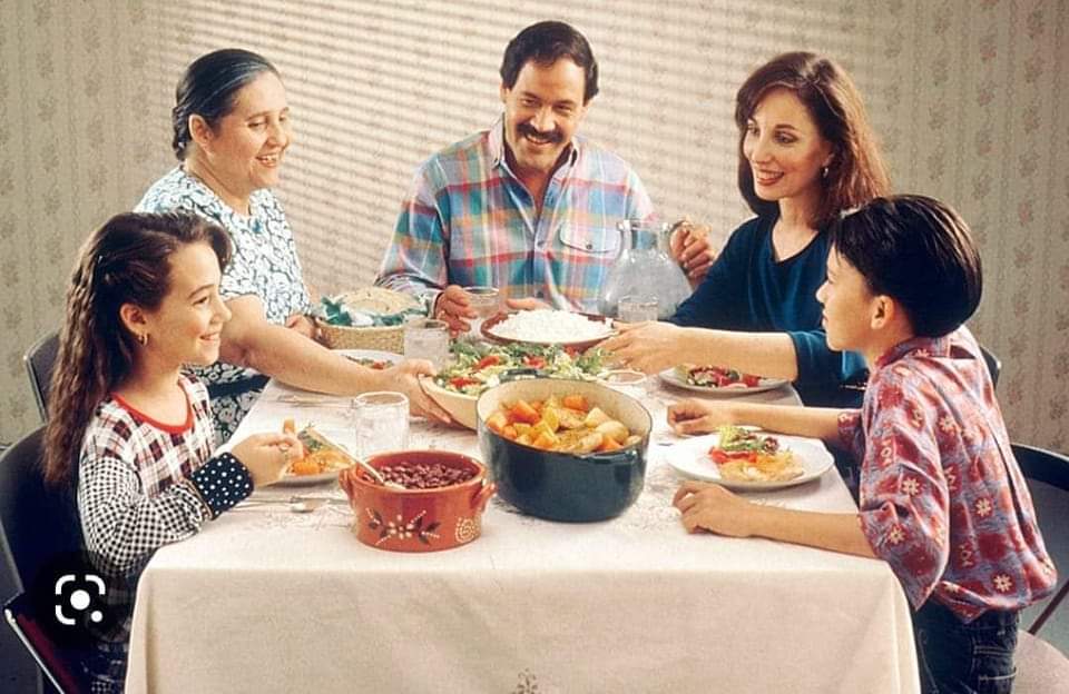 Spending time with family during meals generates strong bond among family members as laught by Saint Dr Gurmeet Ram Rahim Singh Ji Insan
#TEAM
#FamilyMeal
#EatingTogether
#PowerOfTeam
#BondingAndMakingMemories
#FamilyTime
#DeraSachaSauda
#BabaRamRahim
#SaintRamRahimJi