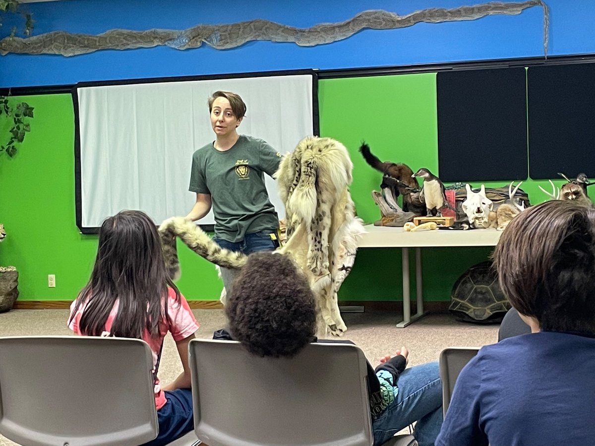 JayeDitter's tweet photo. Lincoln Elementary School, Hays, 3rd graders are the first to join us for Safari Edventure days at Rolling Hills Zoo! Great start to the morning, spending time with the animals and learning more about their environments and adaptations. @SmokyHillEd https://t.co/ItQOxlHFXF