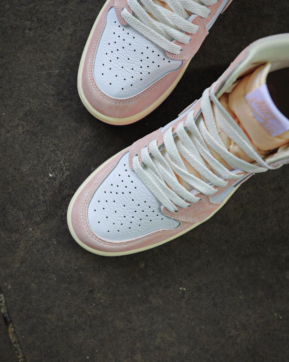 thedropdate's tweet photo. The NIKE AIR JORDAN 1 HIGH OG 'WASHED PINK' is due for release this Saturday APRIL 22nd! Are you planning to cop?
Hit the link for all release info and raffle sign ups ⛓ https://t.co/EvS7CVHih5
Imagery courtesy of @mluuv
#thedropdate #nike #airjordan #aj1 #washedpink https://t.co/vvCDDMqCUA