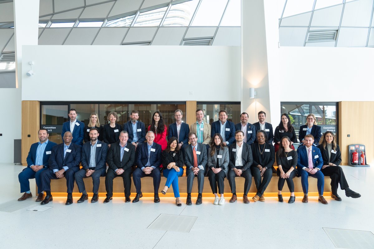 c40cities's tweet image. Today, city officials and key partners gathered at #London's City Hall to:
🤝Showcase the progress of C40's #DivestInvest Network
🤝Build on commitments to divest from fossil fuels &amp;amp; scale up investment in climate solutions
🤝Explore city pension funds' net-zero plans