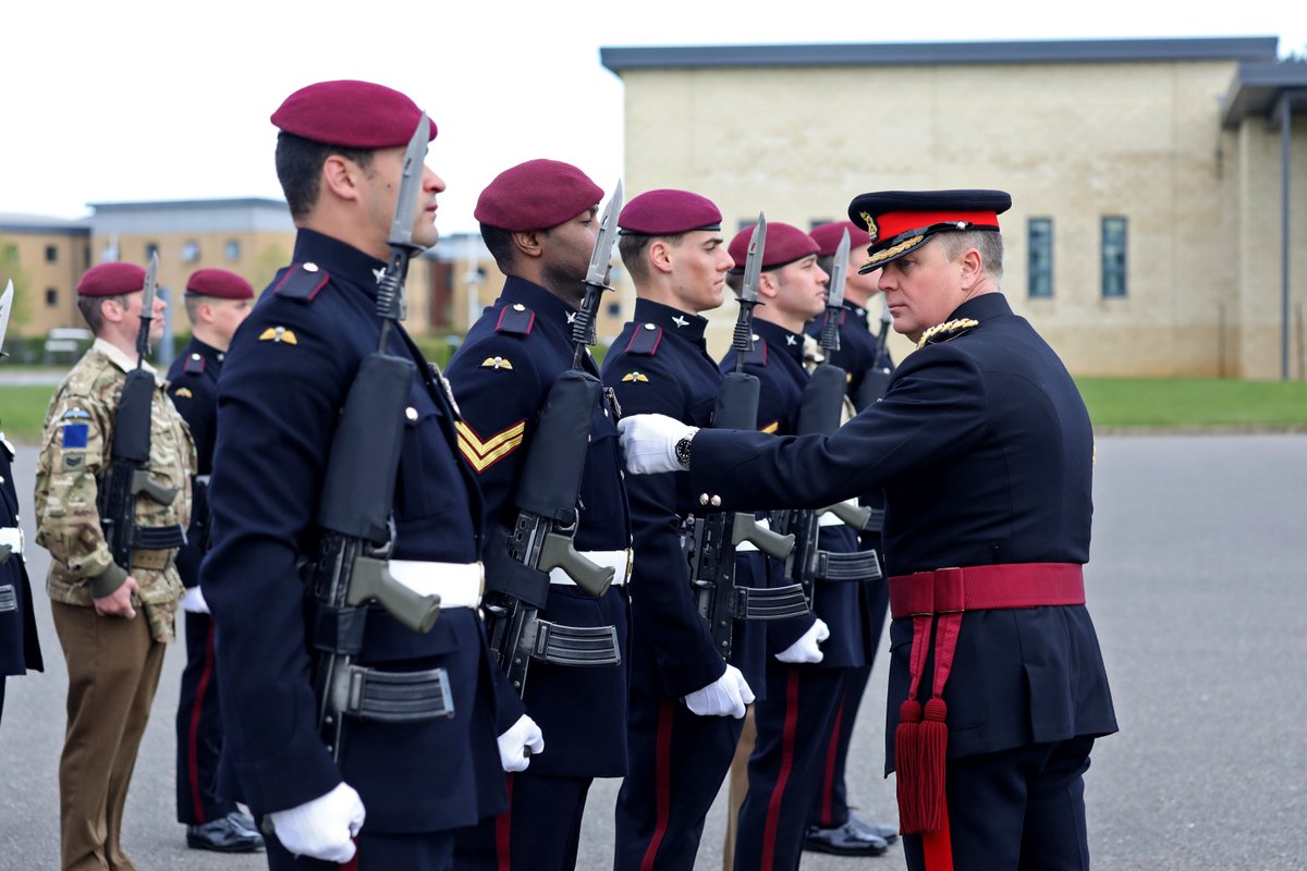TheParachuteReg's tweet photo. Colonel Peter MacMullen (Col INF) inspected the #parachuteregiment guard's No.1 dress today, as did the #MasterTailor, so that final adjustments can be made in time for the #Coronation👑rehearsal stage, which starts next week. All four Bns are involved. 🟥 🟦🟩⬛️🆎💪 https://t.co/LEAnH4MuuO