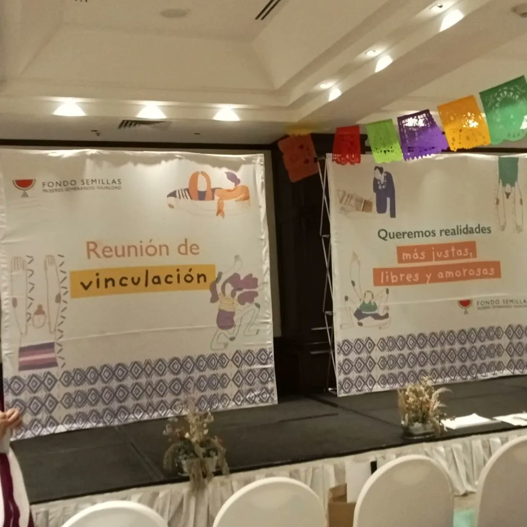ChicasBiLess's tweet photo. Hoy andamos en 2 lugares simultáneamente ✌🏼

♀️1er Encuentro de @AcentoLocal
♀️Reunión de vinculación de @FondoSemillas 

¡Lesbianas y Bisexuales visibles en todas partes! 👭

#AcciónLocal
#JuntxsSembrandoIgualdad
#ComunidadChicasBiLess https://t.co/DrtD4ZeN5A