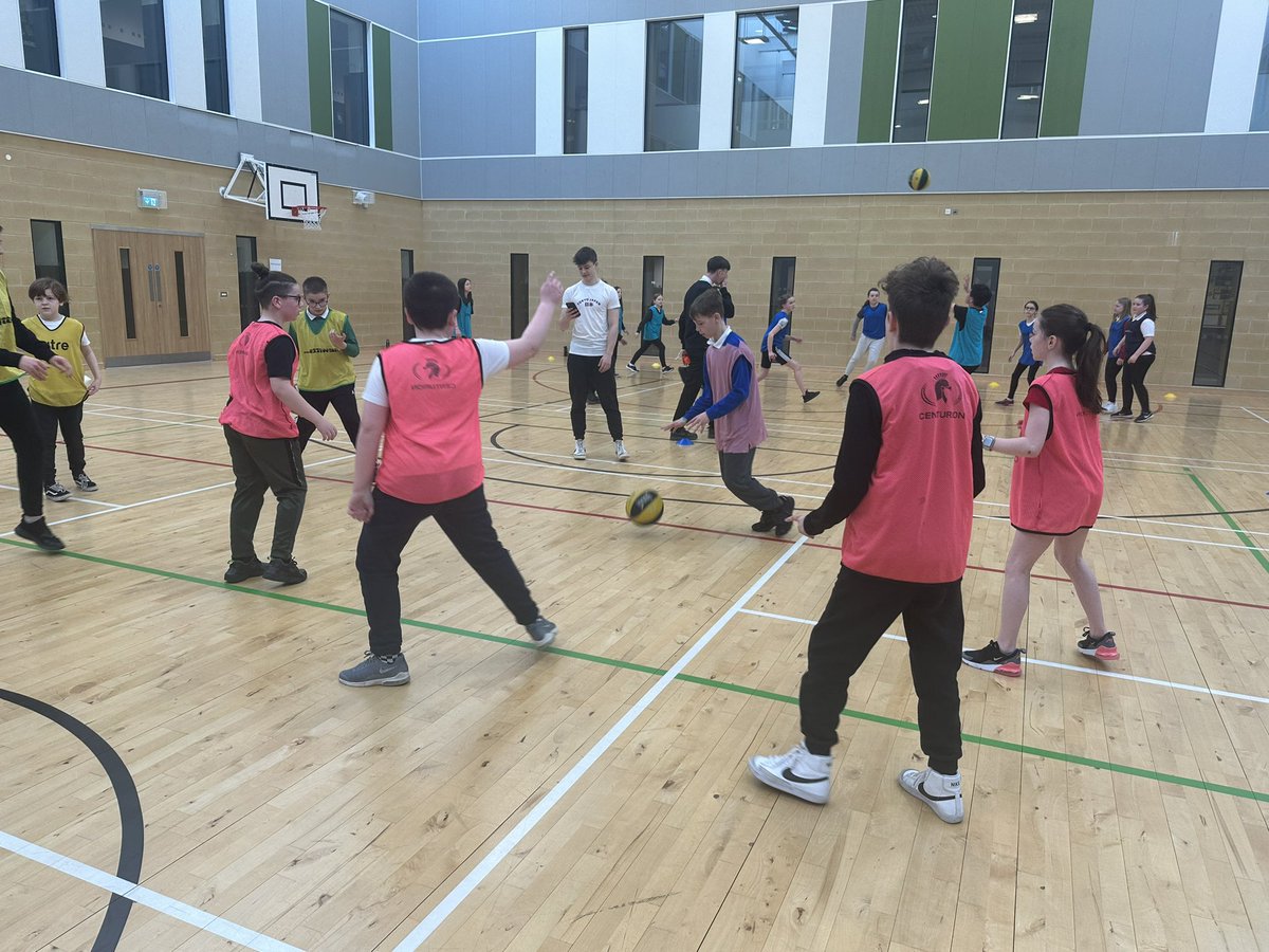 P7 had a fantastic morning at Greenfaulds participating in the multi-sports transition event. We met new friends while enjoying aesthetics, athletics, football, basketball and dodgeball 🎵 🤸 ⚽️ 🏀 <a href="/ghspedepartment/">GHS PE Department</a>
