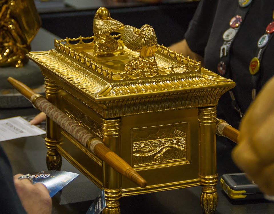 oak_podcast's tweet photo. What if the Ark of the Covenant is buried on Oak Island? Check out our latest EP 54 to find out more!!
https://t.co/1gHoSZg1Rz

#Templar #ArkofTheCovenant #OakIsland #BuriedTreasure #GetToTheBottom @HistoryTVCanada @HISTORY @oak_podcast https://t.co/782EdrFJLt