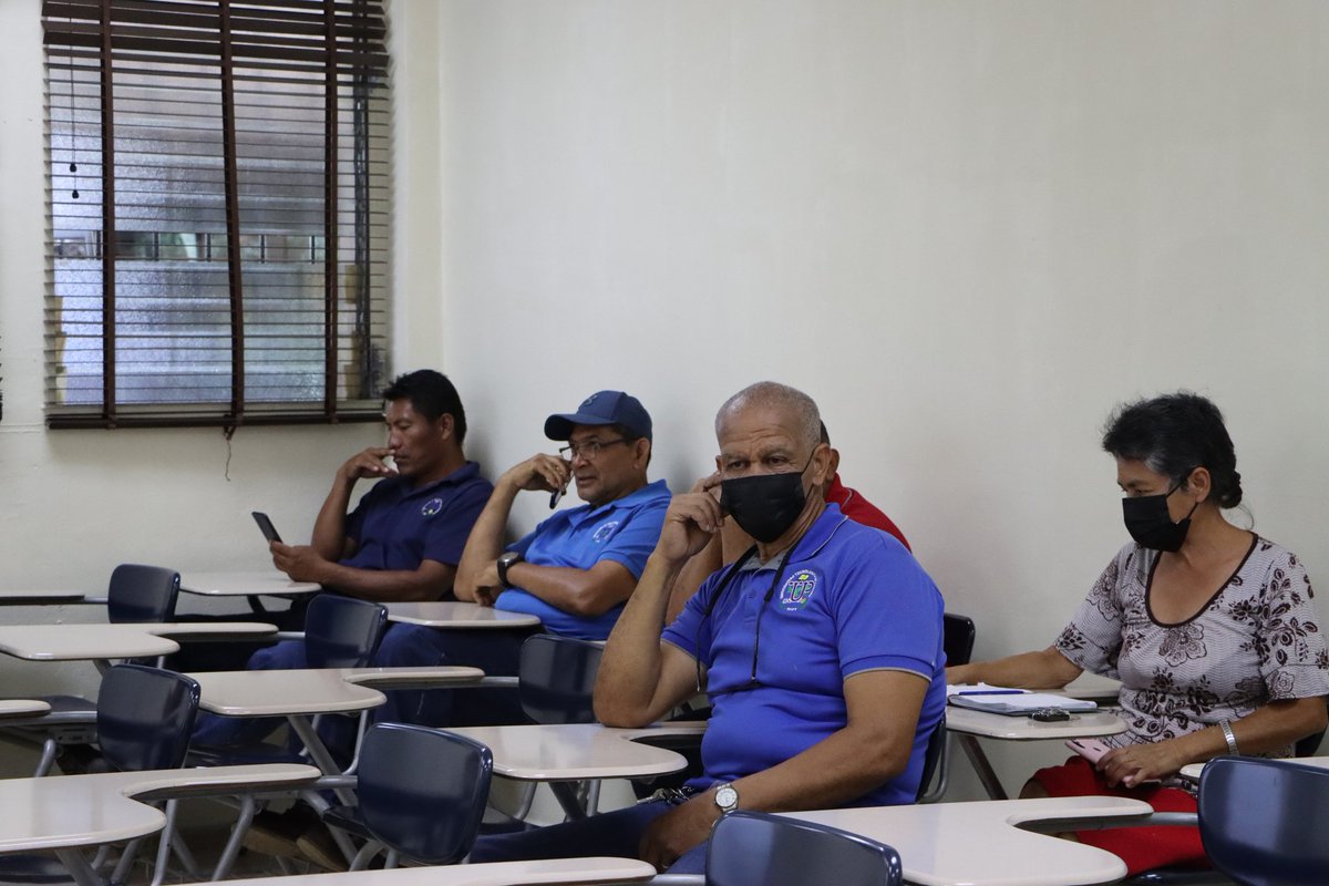 UTPBocas1's tweet photo. Reunión de asistencia y marcaciones por el Lcdo. Luis Torres.
#UTPBocas https://t.co/OKcZUW6zyE