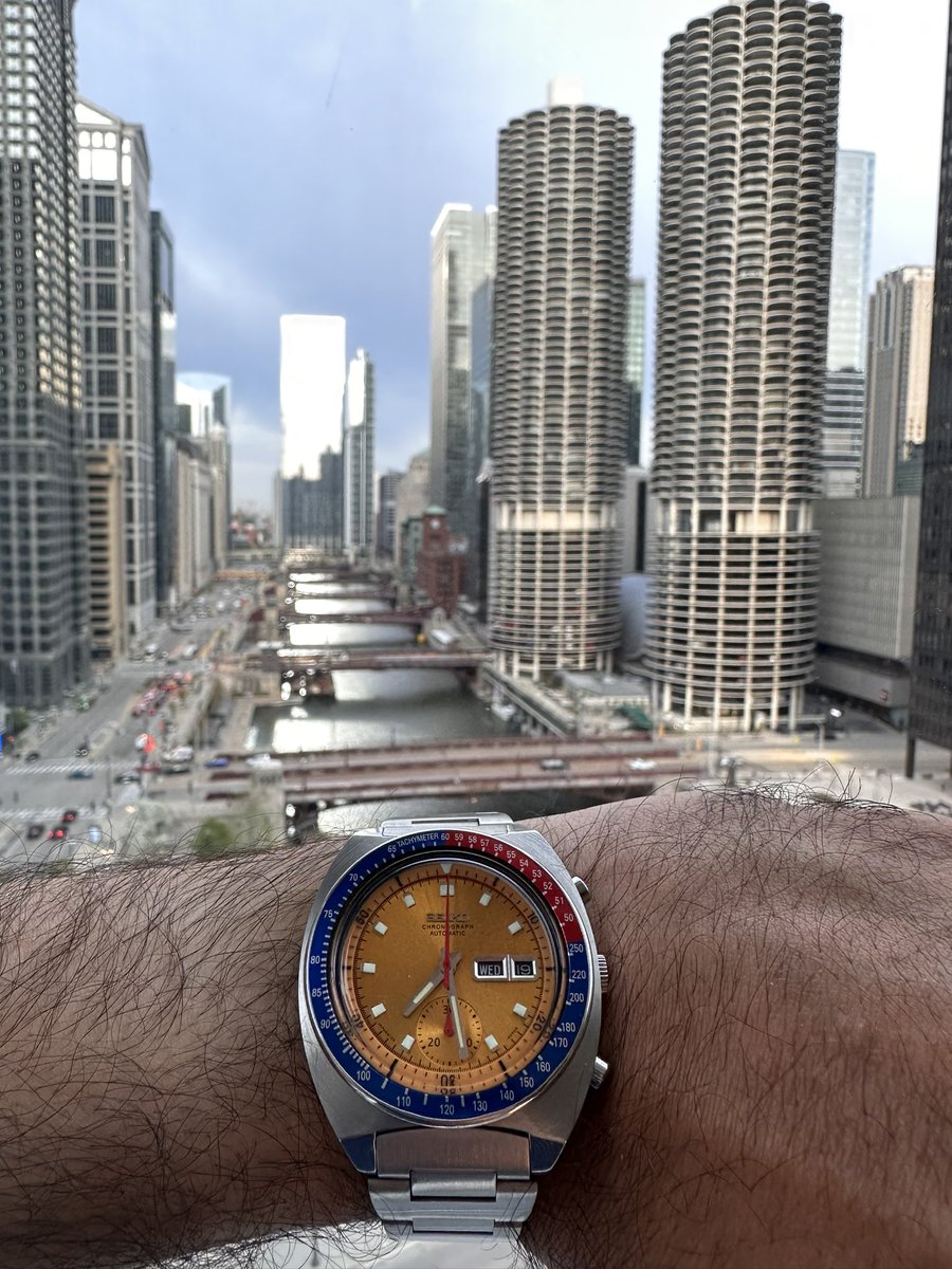 thelanjampod's tweet photo. Pogue in the Loop - Seiko 6139-600X
#seiko #pogue #seikopogue #seiko6139 #vintagewatches #70s #pepsibezel #chicago #chicagoloop @seikowatches https://t.co/WxBSKUScU4