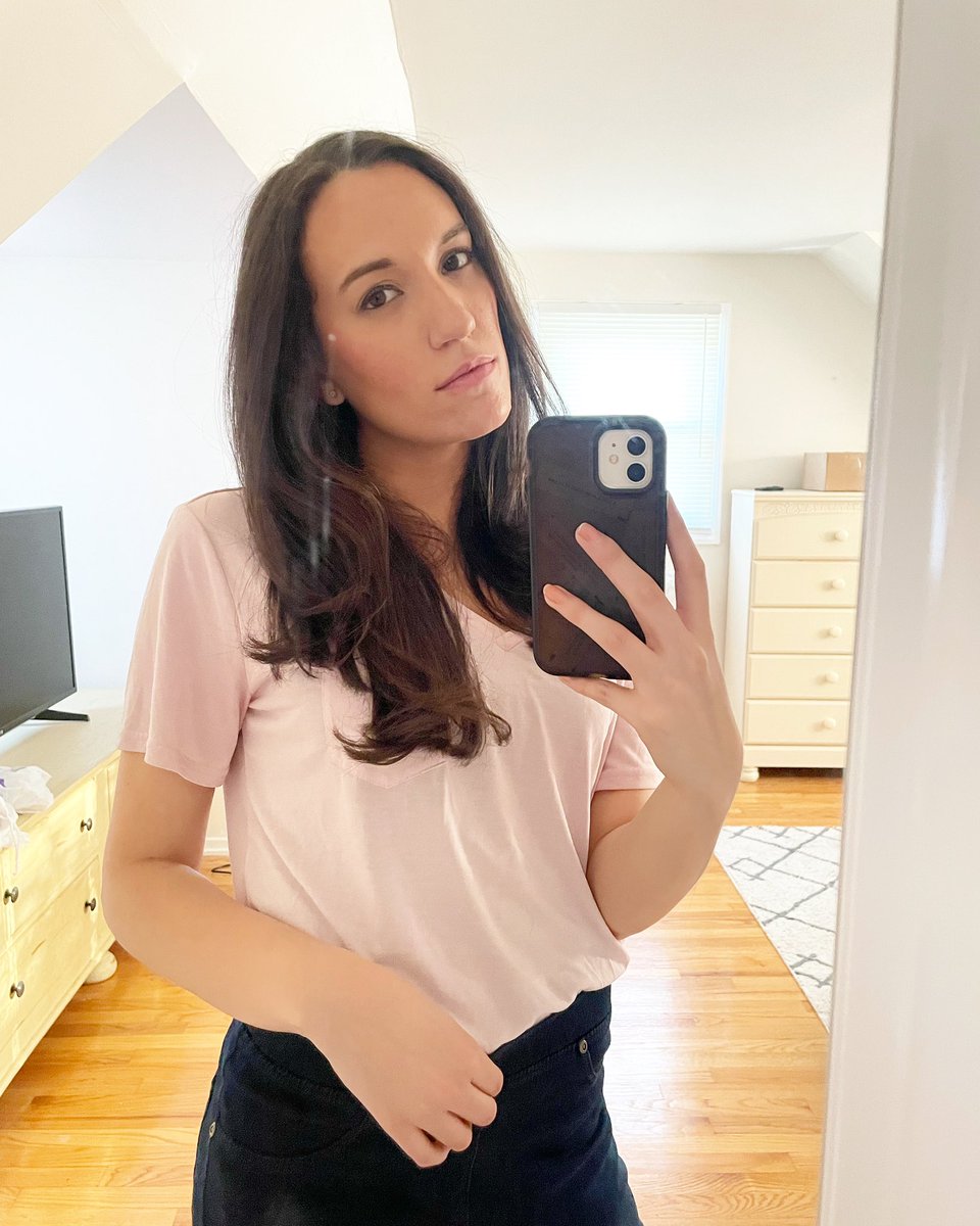 KimAdragna's tweet photo. Just because it’s a Thursday ✌🏻🌈
P.S. just realizing the random line in the mirror.
-
#420day https://t.co/3FKUA5BcP6