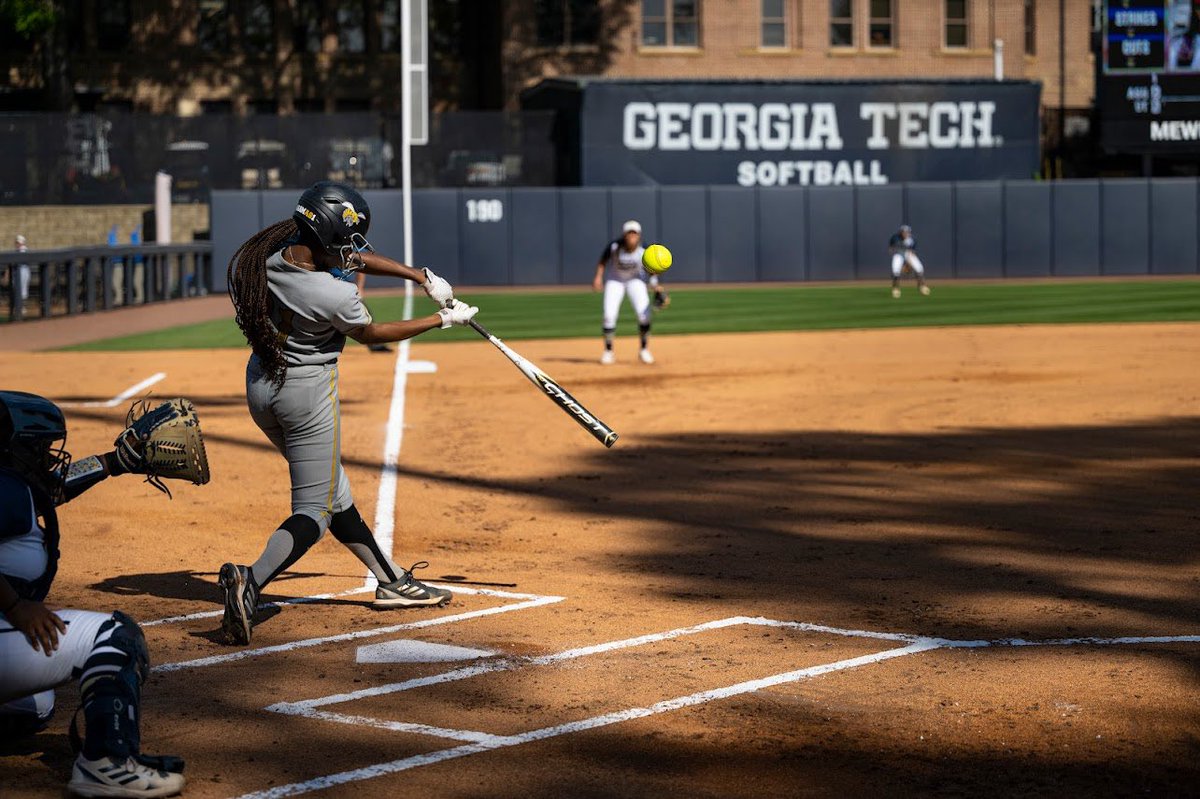 BamaStateSports's tweet photo. Winning shots from @BamaStateSB’s win over Georgia Tech last night 🤩

#IAMSWAC | #SWARMAS1 

📸: Photo Courtesy Eldon Lindsey/Georgia Tech

@NCAASoftball https://t.co/wvwV8XlAFO