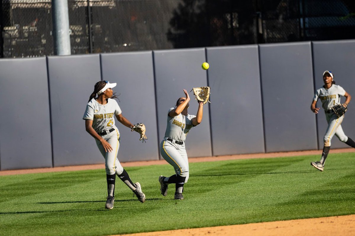BamaStateSports's tweet photo. Winning shots from @BamaStateSB’s win over Georgia Tech last night 🤩

#IAMSWAC | #SWARMAS1 

📸: Photo Courtesy Eldon Lindsey/Georgia Tech

@NCAASoftball https://t.co/wvwV8XlAFO