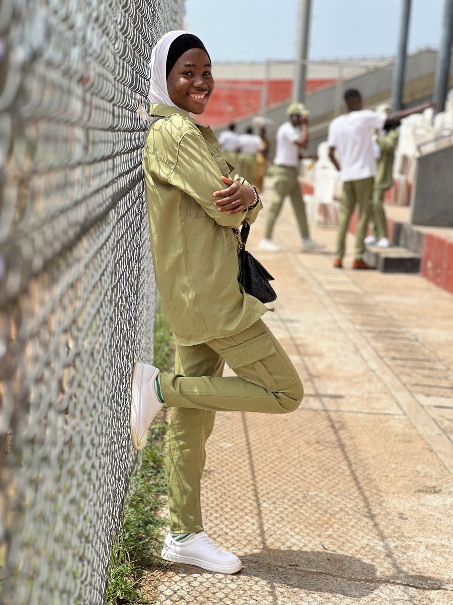 AramideAraola's tweet photo. Thursday's are for CDS 😊
#Sallahmood
#osogbocorper https://t.co/giOxI37LDy