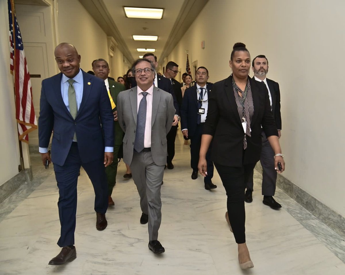 lasillavacia's tweet photo. Después de 256 días en el poder, el presidente @petrogustavo se reúne hoy con @JoeBiden en la Casa Blanca. Los temas:

➡️Cambio climático
➡️Política de drogas
➡️Paz
➡️Y, por fuera del libreto, Venezuela

Va hilo 🧵 https://t.co/xyP53laqXa