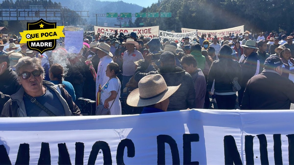 QuePocaMadreMex's tweet photo. 🚫 LA TIERRA NO SE VENDE ‼️🎥
#AlertaVial 

Comuneros de #Acazulco mantienen un #bloqueo sobre la carretera #México-#Toluca, a la altura de #LaMarquesa, en #Ocoyoacac, #Edomex; exigen la defensa de sus tierras.
⚠️ Extreme precauciones y utilice vías alternas. https://t.co/wcLfSO2SJf