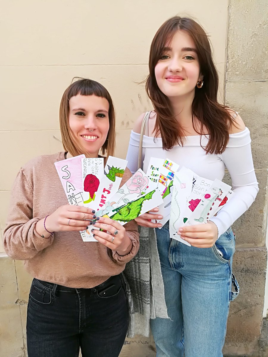 AvismonCat's tweet photo. Els/les alumnes de la classe 9 del #DeutscheSchuleBarcelona, uns veritables artistes, ens han entregat punts de llibre fets per ells/elles mateixos/es.
Enhorabona per la feina feta i per la #sensibilitat mostrada envers la #gentgran que experimenta #solitud no desitjada! https://t.co/cDabYHmUp2